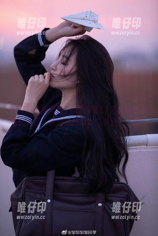 51黑瓜吃料网 免费领取51黑瓜吃料网最新入口,时刻保持瓜友“非分”之想!