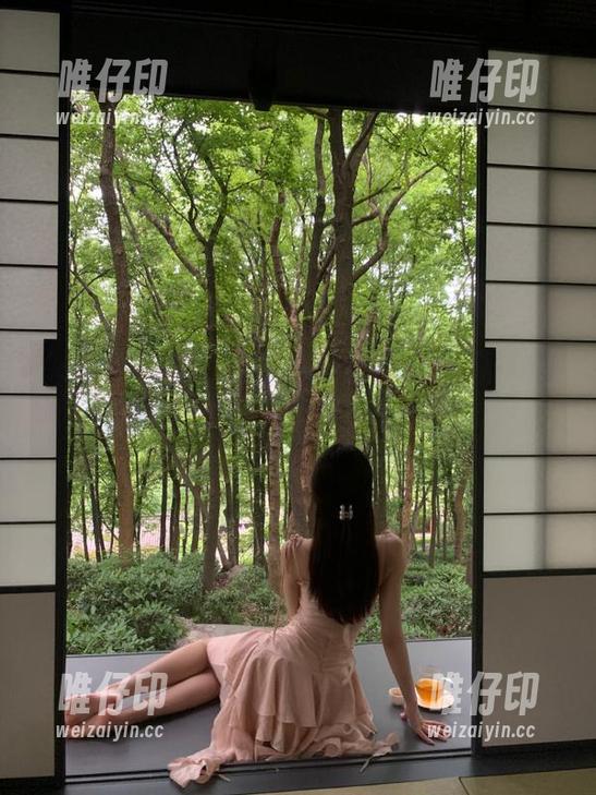 探索91黑料网时光漩涡，导航带你走进乱糟糟的瓜田里！