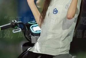 “我下载了cggolive，吃瓜从未如此高效，瓜吃到嘴里都自带喜感！“