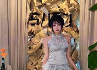 观看冲哥黑料网站，心里想着：这又是哪出的热门话题啊？