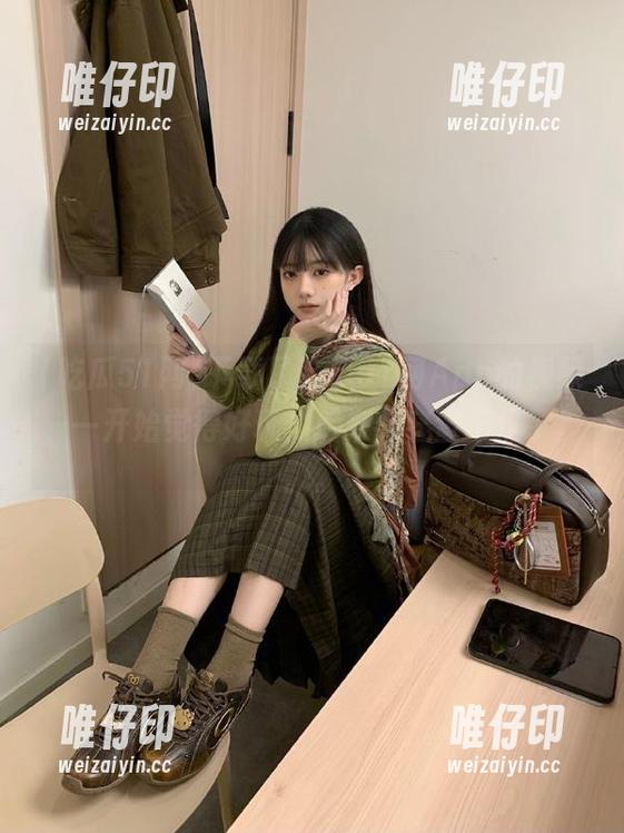 吃瓜51网 下载了吃瓜51网App的视频,一开始觉得好玩,后来脑容量不足了。。。