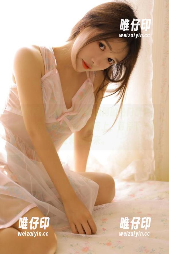 吃瓜网 一遍遍翻看吃瓜网的热门事件,仿佛走在一条无尽的线路上,等待下一个反转的到来。