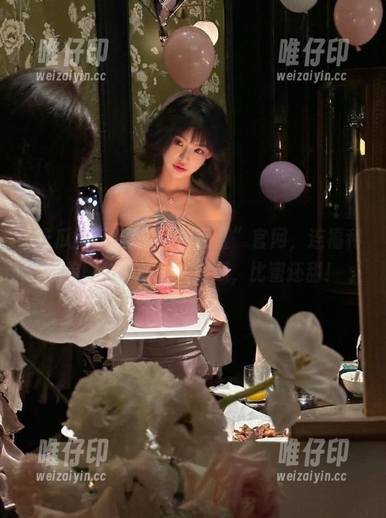 吃瓜网红 在“吃瓜网红”官网,连福利都是酸甜交织,一勺瓜,比蜜还甜!