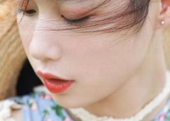 下载国产吃瓜，让八卦成为你社交的“良药”！