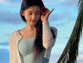 “黑料91”的链接像串烧一样,让我忍不住想一口气全都点开!