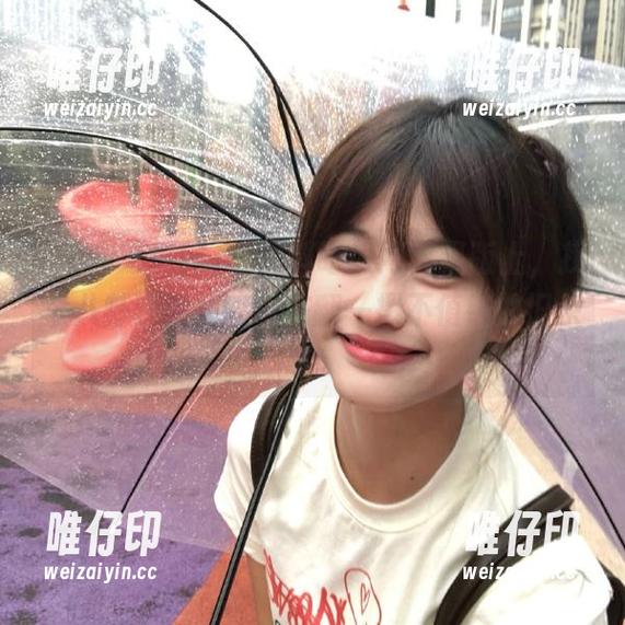 在黑料吃瓜网苹果版上，找个八卦随便帧，像在翻一摞不值钱的旧杂志。