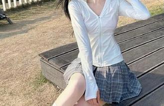 黑料爆不停app：原来真相藏在手机屏幕里，感觉像是在探险一样。