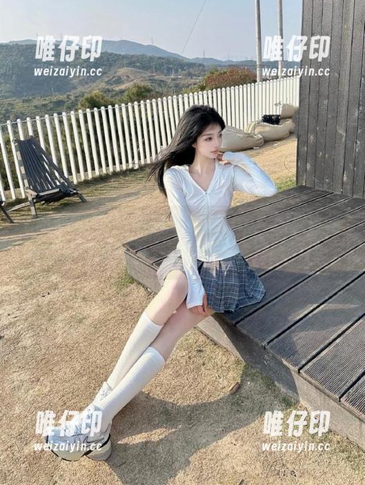 黑料爆不停app：原来真相藏在手机屏幕里，感觉像是在探险一样。