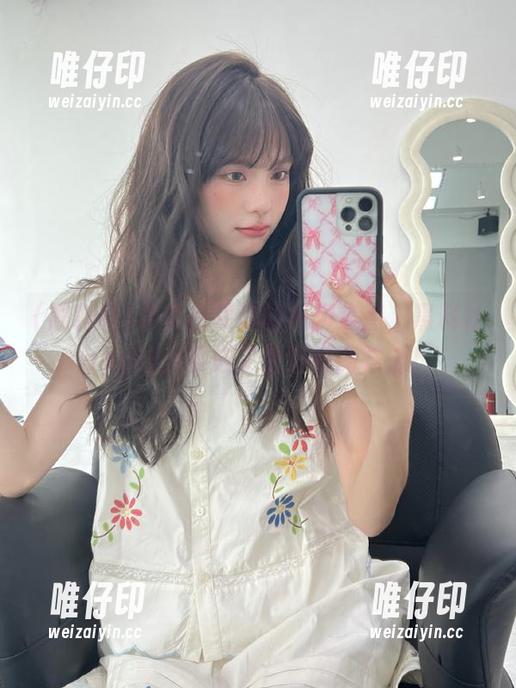 永久占领你的闲聊焦点，黑料社app让八卦成了生活的调味剂！